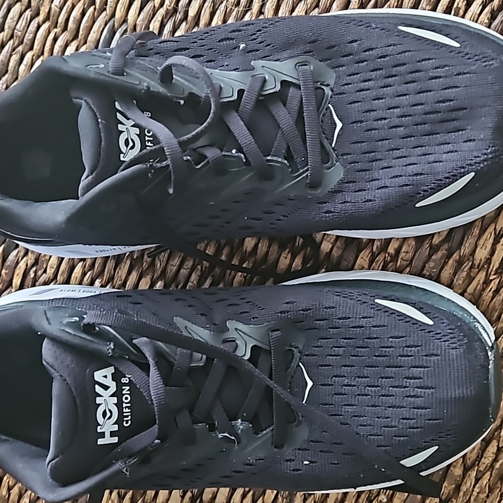HOKA Clifton 8 Size 9.5B